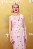 الممثلة الأمريكية ميشيل ويليامز لدى حضورها حفل توزيع جوائز الممثلين السنوي في لوس أنجلوس. ا ف ب 