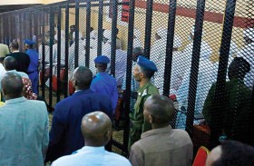 قاضي محكمة البشير يرفع الجلسة إلى 11 أغسطس 