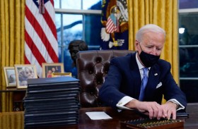 بايدن يبدأ ولايته بمستوى تأييد شعبي لم يبلغه ترامب