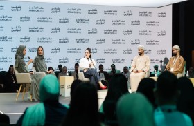 توائم البودكاست: هندسة الأسئلة الجريئة تهدم جدار النمطية وتصنع التأثير