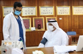 موظفو غرفة عجمان يتلقون لقاح كوفيد 19