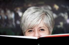 غذاء مضاد للشيخوخة يمكن أن يعالج السبب الجذري لشيب الشعر