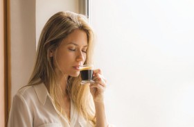 اتهامات تطال الكافيين.. شكوك حول تحالفه مع بكتيريا إيكولاي لمقاومة المضادات