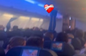 فيديو مرعب.. طائرة تترنح نتيجة عاصفة 