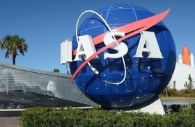 علماء «ناسا» يكتشفون هياكل غريبة تحلق حول الأرض في طبقة الأيونوسفير