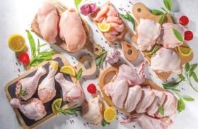 عادة خاطئة في طهي الدجاج قد تنشر بكتيريا قاتلة