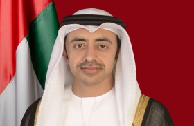عبدالله بن زايد يهنئ هاتفيا وزير خارجية بريطانيا ويبحثان علاقات التعاون والشراكة بين البلدين