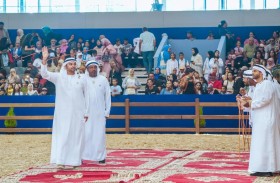 أبوظبي للفنون الشعبية تقدم لوحات تراثية في معرض الفروسية بالمغرب