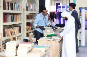 شارع المتنبي في معرض أبوظبي للكتاب يحيي روح بغداد الثقافية
