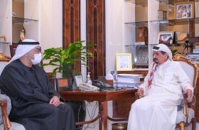 حاكم عجمان يطلع على برامج ومشاريع واستراتيجية وزارة الصحة