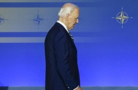 أول سناتور ديموقراطي يطالب  بايدن بالانسحاب من السباق الرئاسي 