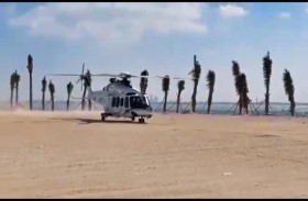الجناح الجوي في شرطة دبي ينقل مريضة حال اضطراب البحر دون الوصول إليها