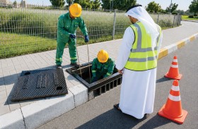 بلدية الظفرة تنفذ زيارات ميدانية للتحقق من جاهزية منظومة تصريف مياه الأمطار