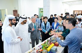 أحمد وصقر بن سعود يشهدان عرضاً مسرحياً احتفاء بالعلاقات المتنامية مع الصين