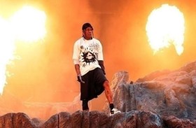 ترافيس سكوت يطلق ألبومه الجديد وسط الأهرامات