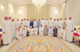 محمد بن حم يقيم إفطارًا رمضانيًا يجمع أسرة «عونك يا وطن» ويعزز قيم التلاحم المجتمعي في العين