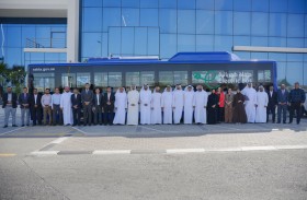 تدشين المسار البنفسجي المحدث وإطلاق أول حافلة كهربائية في رأس الخيمة