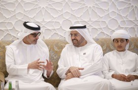 هزاع بن زايد يزور محمد أحمد المحمود في مجلسه بمنطقة العين