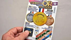 يناشد لصوصاً سرقوه بتقاسم جائزة الأحلام