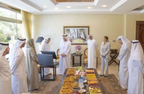 سعود بن صقر يطّلع على إستراتيجية الأرشيف والمكتبة الوطنية