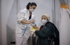 الاتحاد الأوروبي يبدي اهتماما باللقاحين الصيني والروسي  