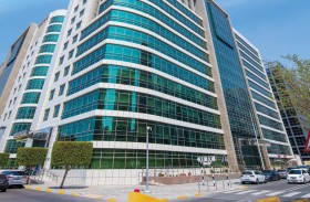 كلية الإمارات للتكنولوجيا تحتفل باليوم الوطني الـ 49  