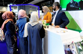 جامعة أبوظبي تستعرض ابتكارات طلبتها ومنحها الدراسية وأحدث برامجها الأكاديمية