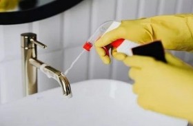 كيف تصنعين منظفاً في المنزل؟