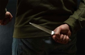 يقتل والده لـ«حماية أمه»