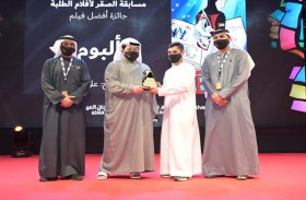 سعيد بن طحنون يشهد الحفل الختامي في قلعة الجاهلي بمدينة العين ويكرم الفائزين