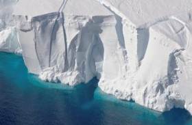 علماء يحذرون من ذوبان «حتمي» للغطاء الجليدي في أنتاركتيكا