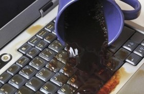 ماذا تفعل إذا انسكبت السوائل على حاسوبك المحمول؟