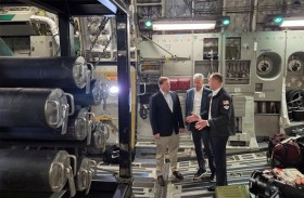 أمريكا تجري أول عملية نقل جوي لمفاعل نووي مصغر  