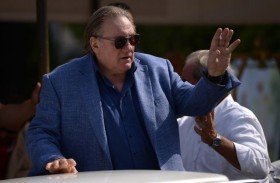 «ملك الباباراتزي» يتهم دوبارديو بضربه