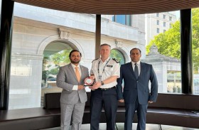 شرطة أبوظبي تطلع على ممارسات الشرطة البريطانية في مكافحة الترويج الإلكتروني للمخدرات