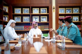 عمار النعيمي يطلع على خطط وبرامج الدفاع المدني بعجمان