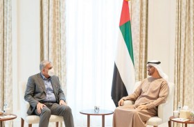 محمد بن زايد يبحث مع قائد الجيش الباكستاني علاقات التعاون والقضايا والمستجدات الإقليمية والدولية 