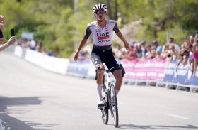 «الإمارات للدراجات» يتألق في إسبانيا وديل تورو يحقق فوزه الخامس