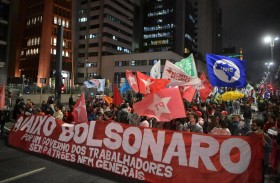 البرازيليون يتظاهرون «دفاعا عن الديموقراطية» 