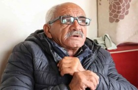 مسن يعيش في قرية مهجورة بمفرده منذ 11 عاماً 