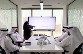 المهري: الاستثمار في الكفاءات الشابة يعزز صناعة المعرفة ويؤهل جيلاً قادراً على توظيف البيانات في الاستشراف