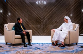 عبدالله بن زايد يستقبل الوزير الثاني للخارجية والتعليم في سنغافورة