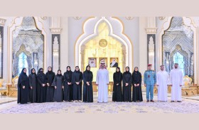 عمار بن حميد يكرّم خريجي برنامجي «مقيم التميز الوظيفي» و«مقيم الخدمات الحكومية»