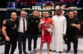 الروسي عمرو محمدوف يحافظ على لقب «وزن الخفيف» في «محاربي الإمارات»