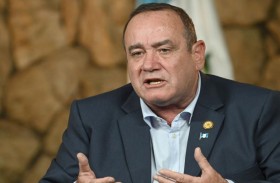 رئيس جواتيمالا بخير بعد إطلاق مسلحين النار على حاشيته 