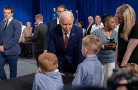 تراجع شعبية بايدن.. هل أصبح عبئا على الديمقراطيين؟