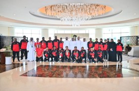 وفد الإمارات يزور مقر إقامة الرياضيين المشاركين في «الألعاب الخليجية»