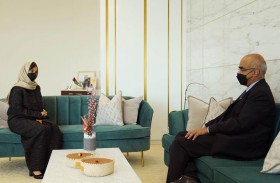 جميلة المهيري تبحث التعاون مع سنغافورة في مجال التعليم