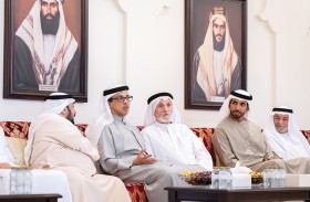 منصور بن زايد يعزي عبدالجليل عبدالرحمن البلوكي في وفاة والدته