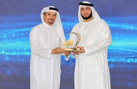 تكريم رواد الرياضات البحرية في حفل ختام عرس القفال 